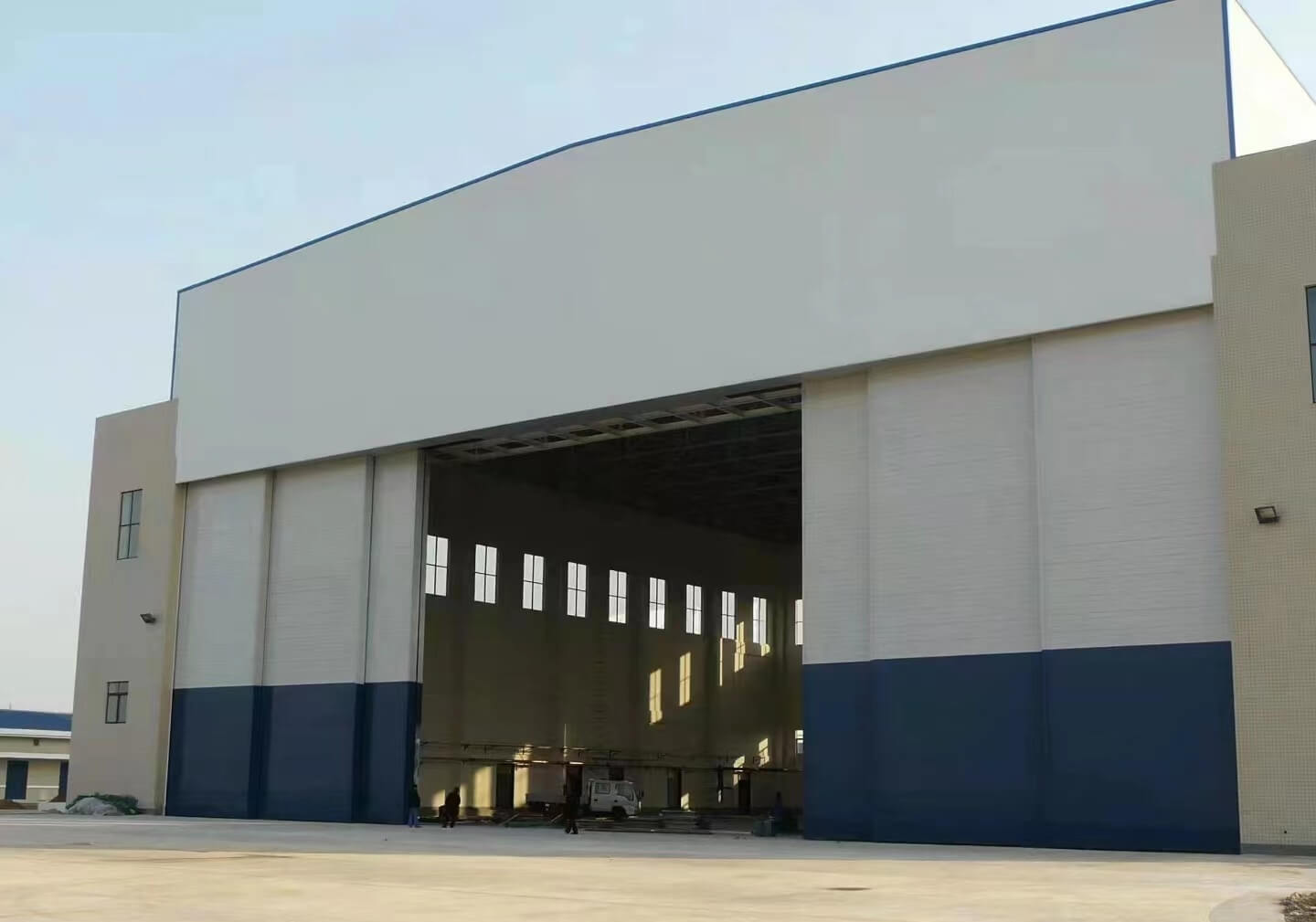 Large Aircraft Hangar Door: Niamey Airport, Niger (Case)