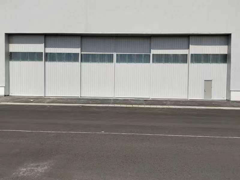 Large Hangar Door: Xi'an Ankang General Airport (Case)