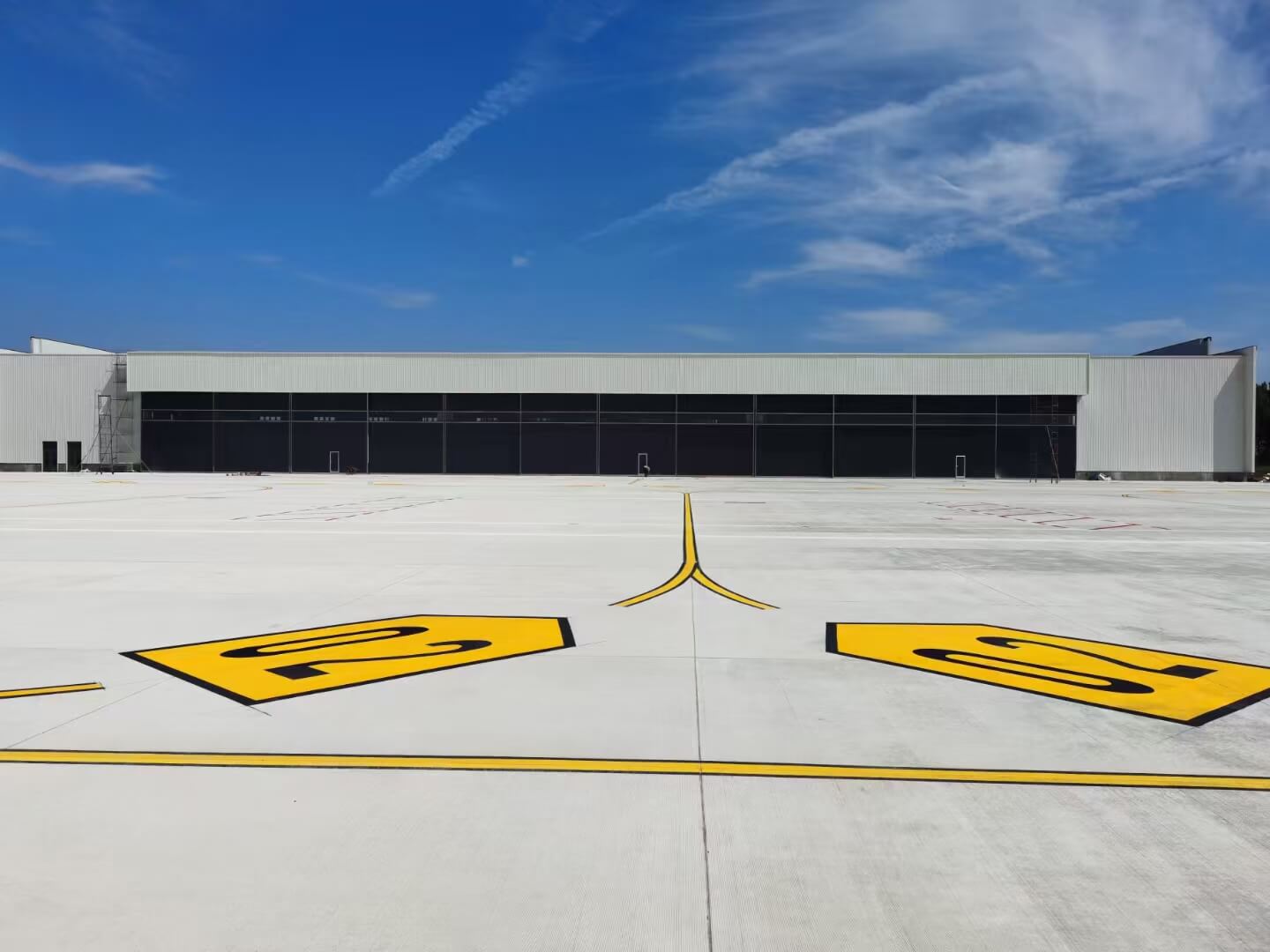 Large Aircraft Hangar Doors: Qingdao Airport Large Aircraft Hangar Door (Case)