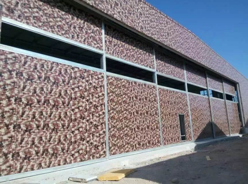 Large Hangar Door Case: Nigeria Large Hangar Door (Case)