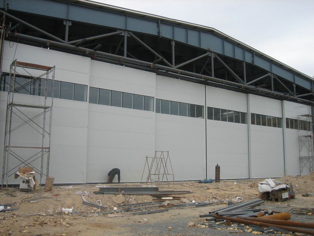 Large Aircraft Hangar Door: Jilin Aviation College Large Aircraft Hangar Door (Case)